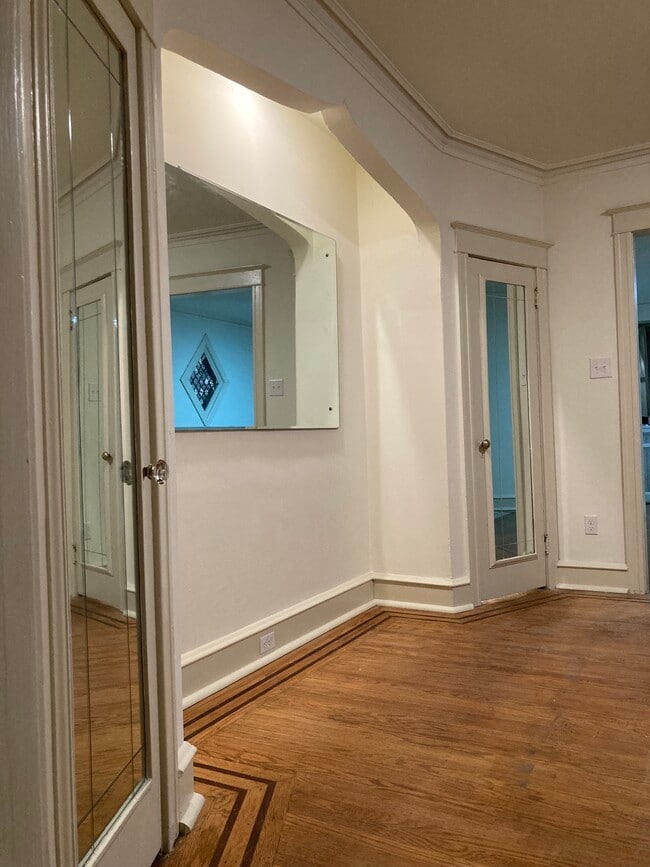 Photo - 4949 Sansom St House