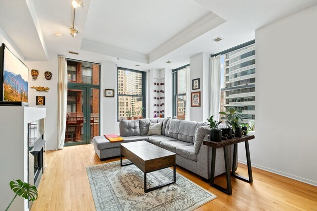 Foto del edificio - 208 W Washington St