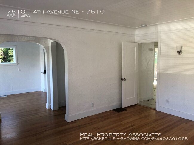 Building Photo - House in Roosevelt/ Ravenna/Maple leaf