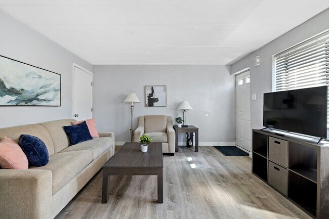 Photo - 1115 Mary Ann St Apartment