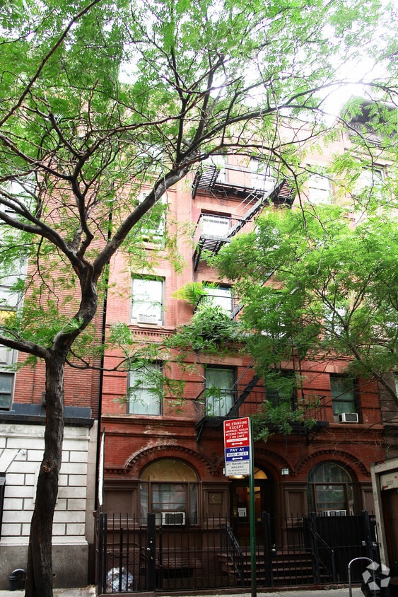 Primary Photo - 356 W 45th St