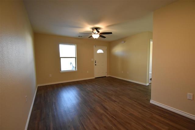 Building Photo - 105 Elm St