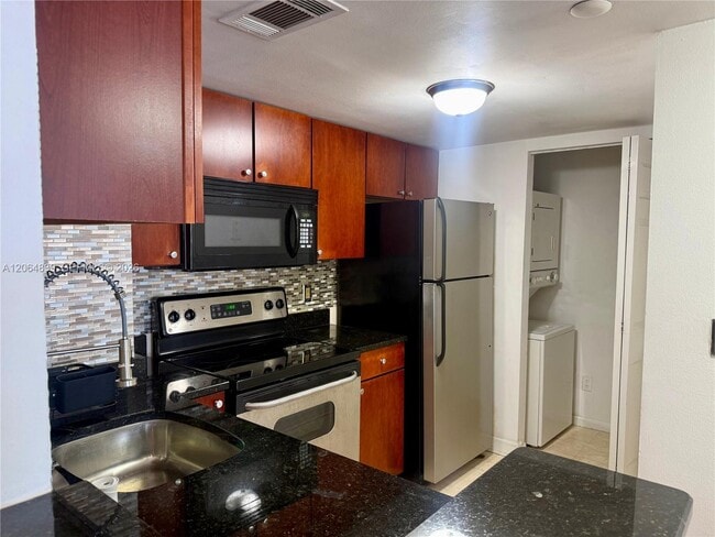 Building Photo - 770 Claughton Island Dr