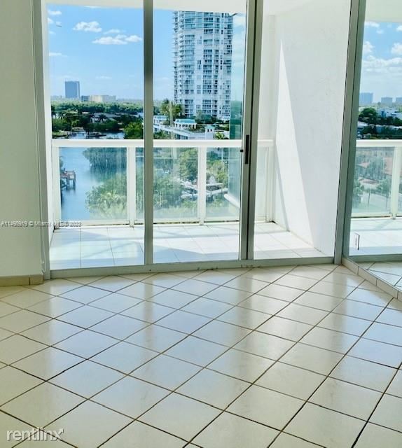 Foto del edificio - 3 br, 2 bath House - 16425 Collins Ave Apt...