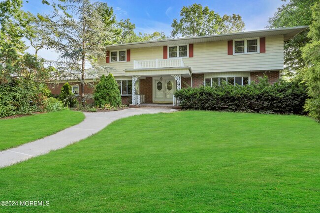 Building Photo - 895 Somerset Dr