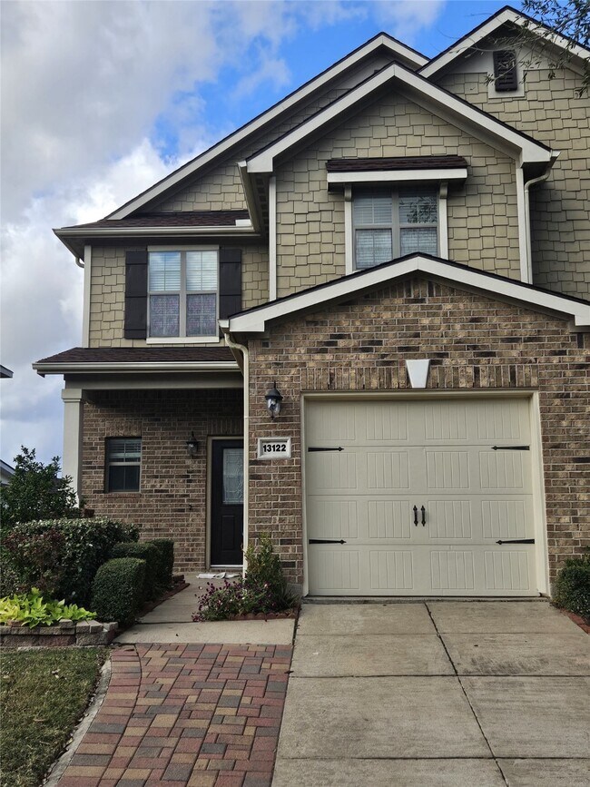 Foto del edificio - 13122 Stratford Skies Ln