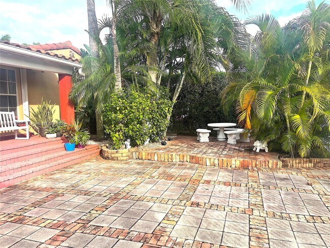 Foto del edificio - 1009 SW 24th Rd