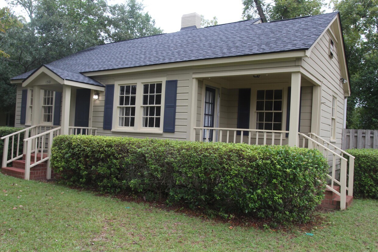 Primary Photo - 1301 5th Ave