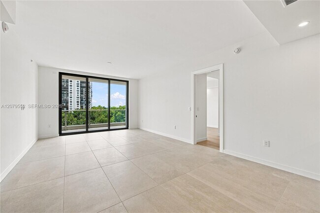 Building Photo - 2200 Brickell Ave
