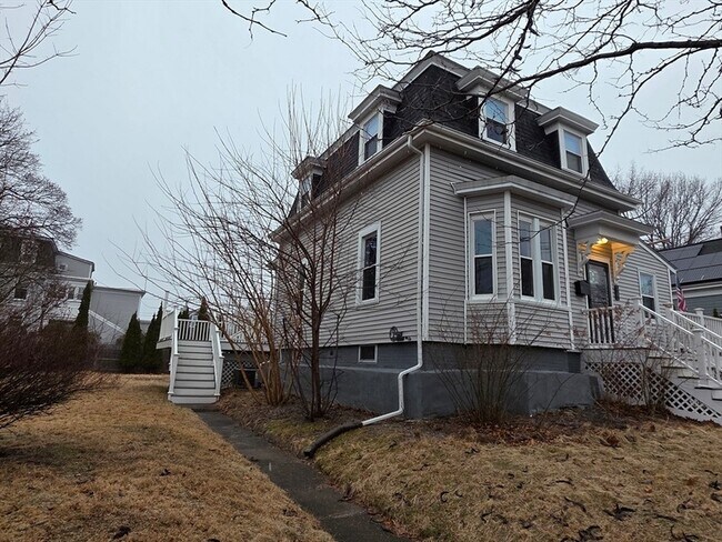 Building Photo - 84 Dudley St