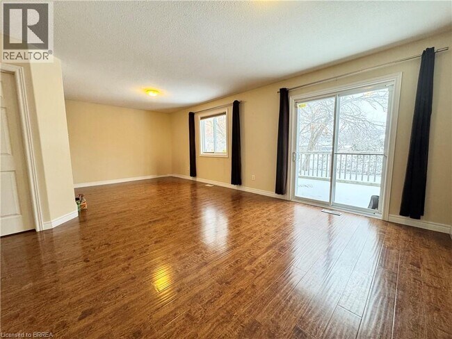 Photo du bâtiment - 152 Wellington St