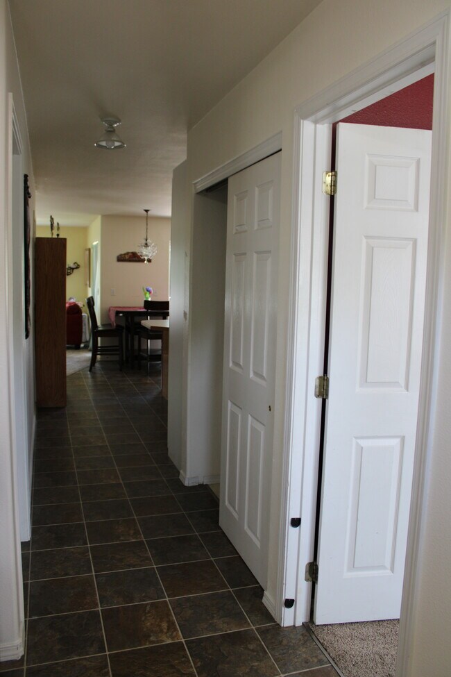 Foto del edificio - 1012 W Park St