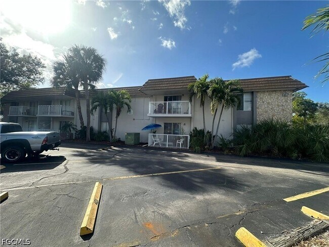 Foto del edificio - 1830 Maravilla Ave