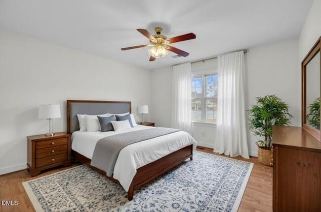 Foto del edificio - 1525 Surrey Ct