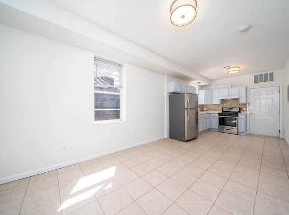 Foto del edificio - 613 Ridge Rd