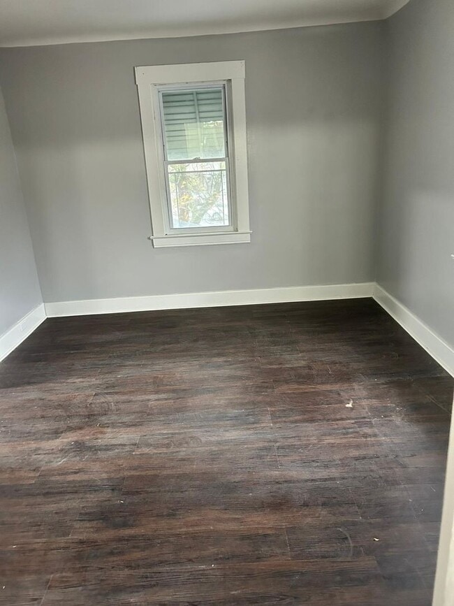 Building Photo - 2117 Halstead Ave