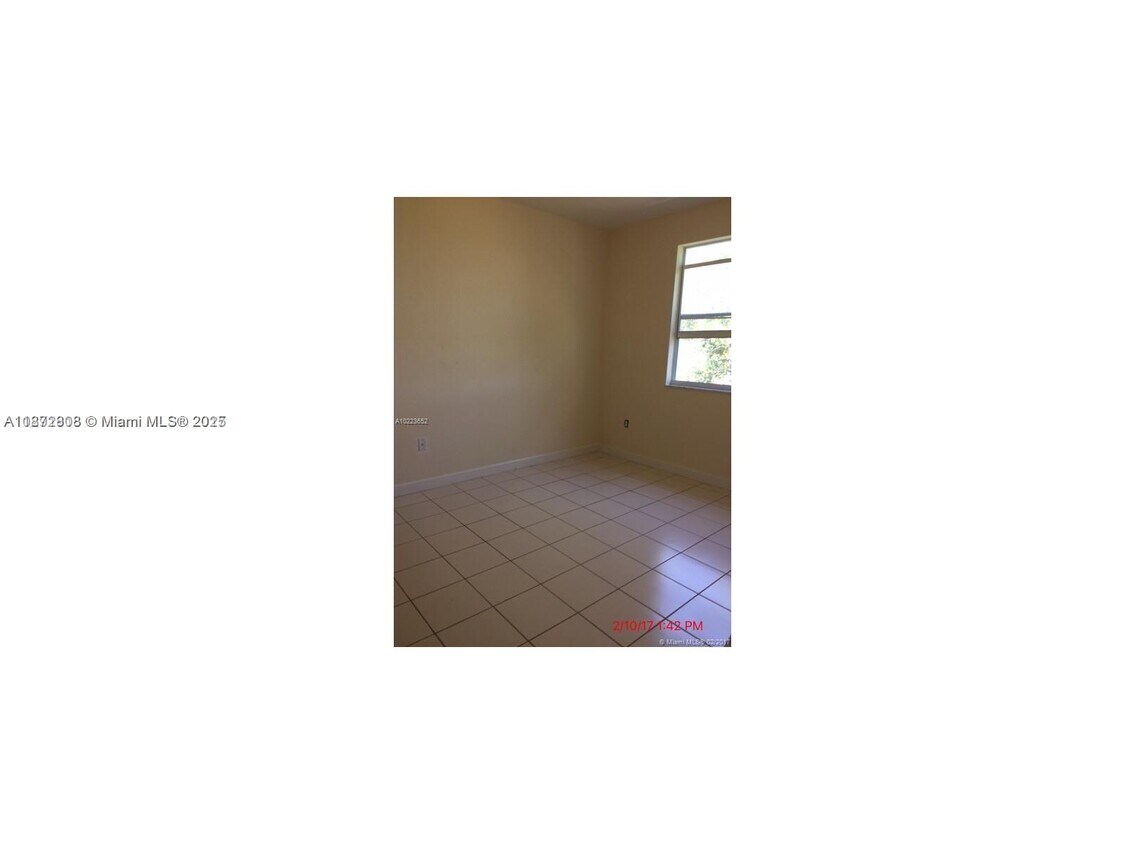 Building Photo - 1677 SE 27th Ct