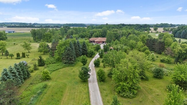 driveway - 21335 Northcape St