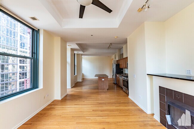 Foto del edificio - 220 W Washington St