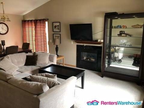 Building Photo - Beautiful 2 Bedroom 2 Bath Avon Townhouse!