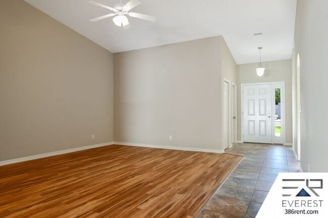 Building Photo - 27 Raintree Pl