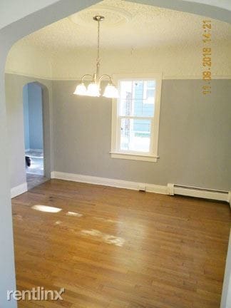 Building Photo - 3 br, 1.5 bath Duplex - 2338 Riverside Dr NE