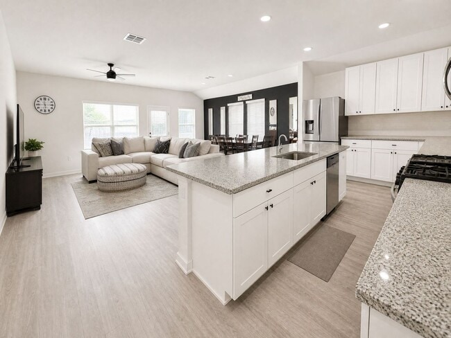 Building Photo - BEAUTIFUL ONE STORY HOUSE CLOSE NEAR 1604, HIGHWAY 151 AND CUEBRA RD