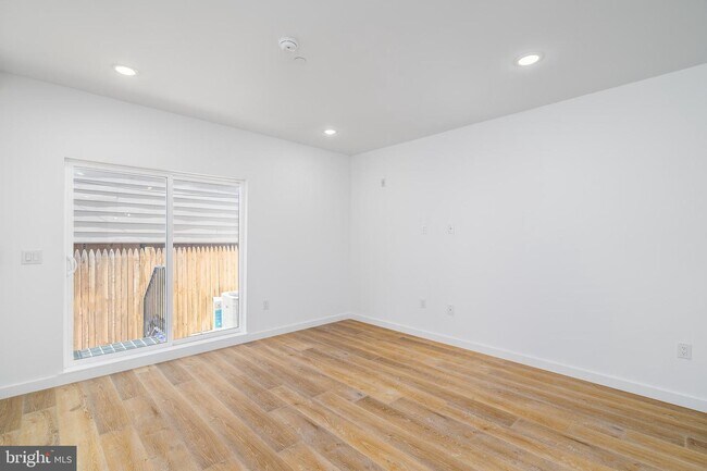 Foto del edificio - 1729 Francis St