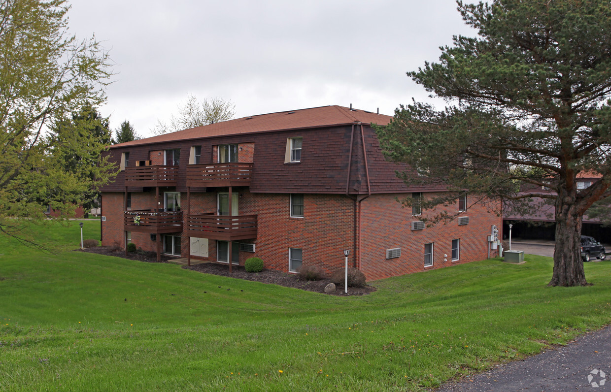 Primary Photo - Wales Ridge II Apartments