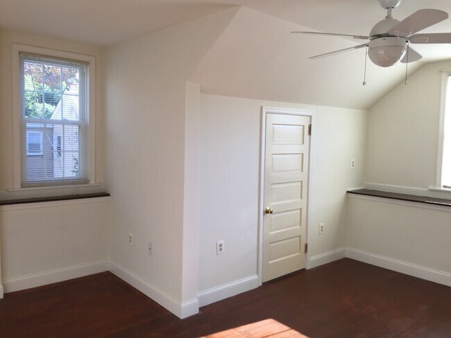 Building Photo - 677 Downingtown Pike