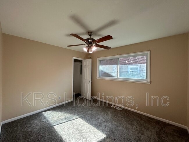 Building Photo - 156 Cherry St