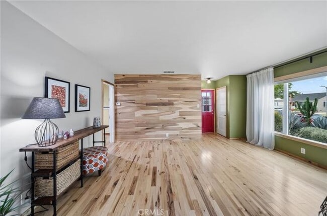 Building Photo - 4754 Castana Ave