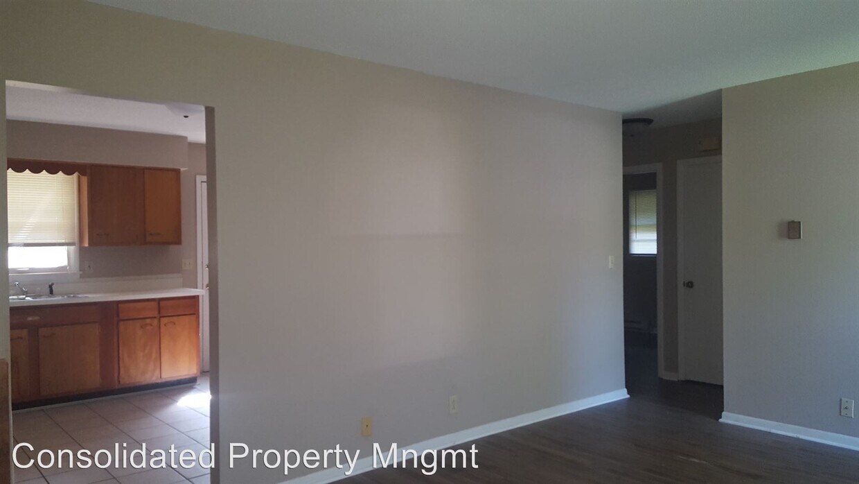 Foto del edificio - 3351-3353 Woodmar Ct