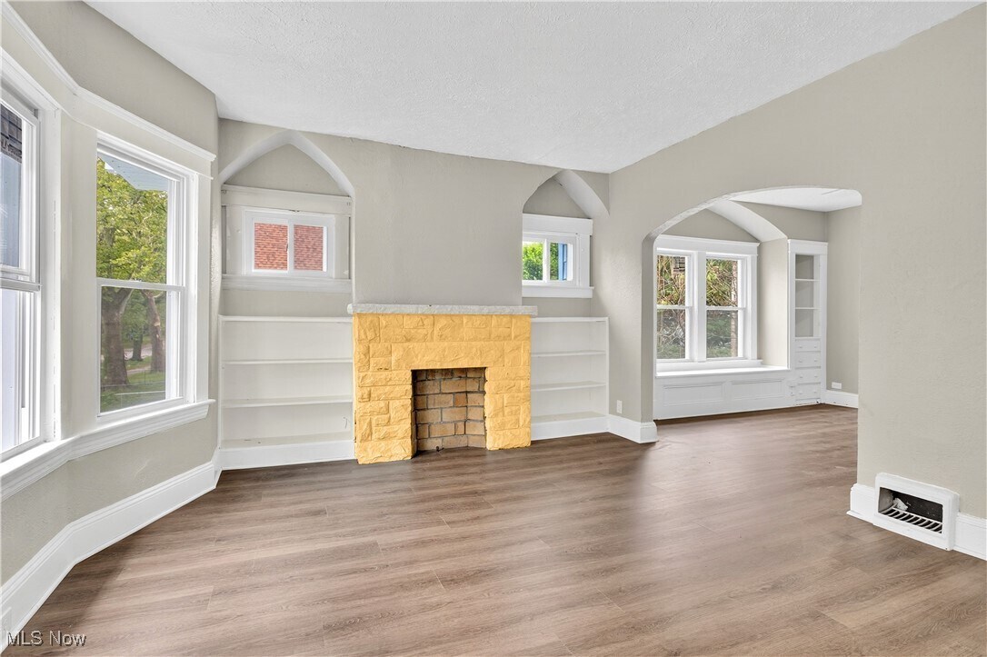 13608 Earlwood Rd Cleveland, OH 44110 – photo 4