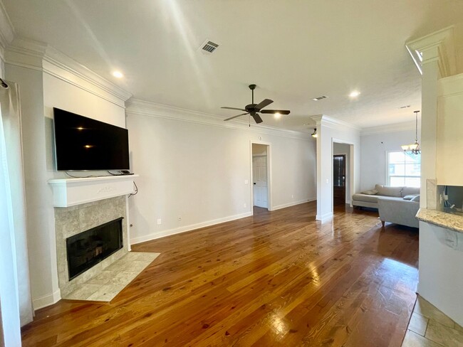 Building Photo - 3 Bed/2 Bath for Rent in Timber Ridge of G...