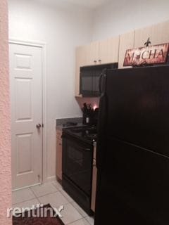 Building Photo - 1924 Stratford