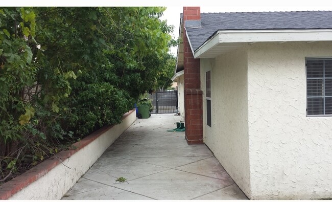 Building Photo - 1431 Alta Ave