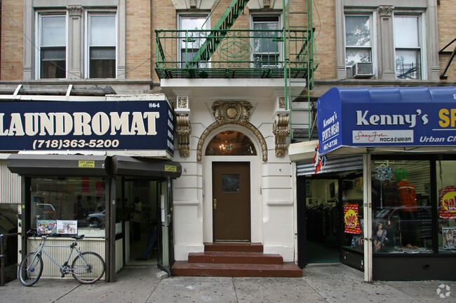 Foto del edificio - 864 Nostrand Ave