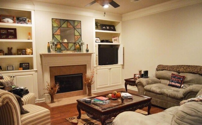 Foto del edificio - Townhome For Rent in Edenton Subdivision! ...