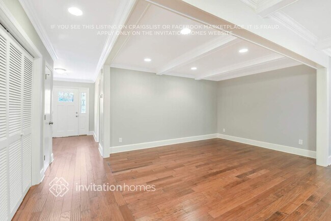 Foto del edificio - 9340 Pinenoll Ln