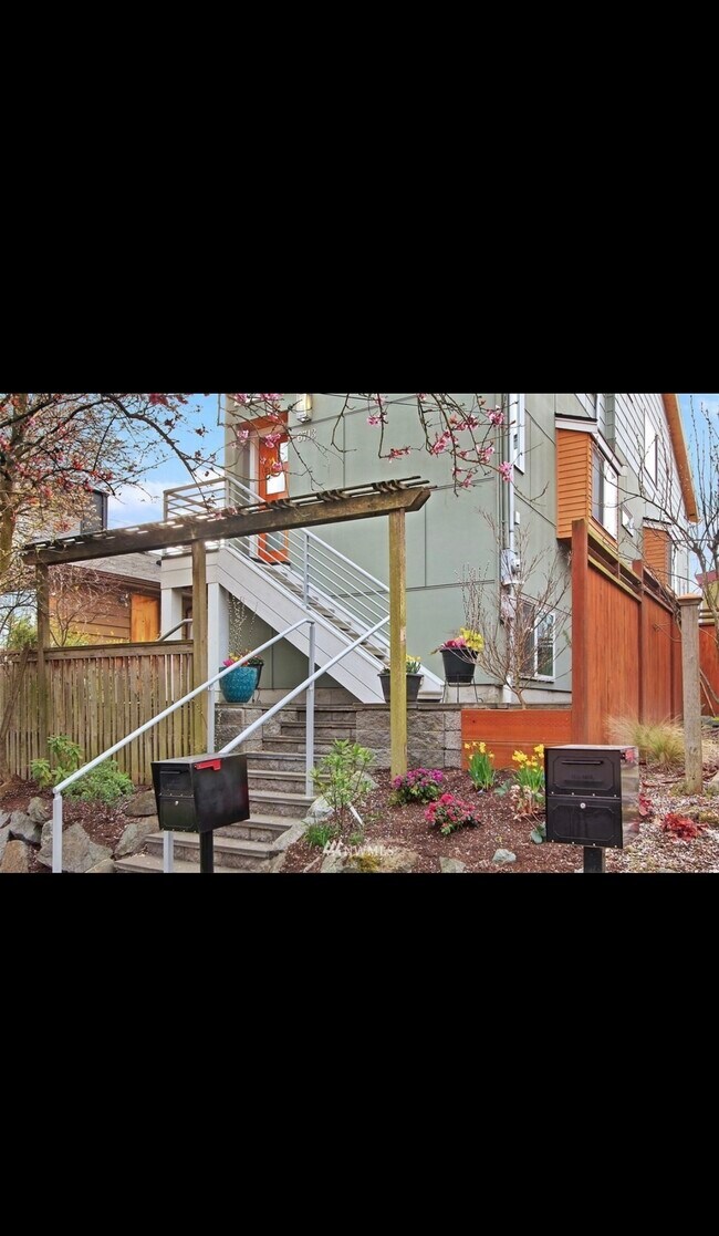 Building Photo - 6713 13th Ave NW