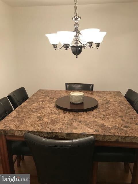 Foto del edificio - 27 Meadowview Dr