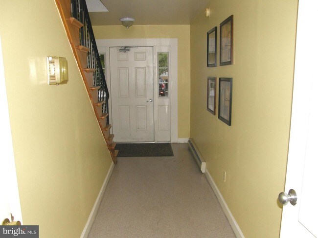 Building Photo - 235 S Ridge Ave