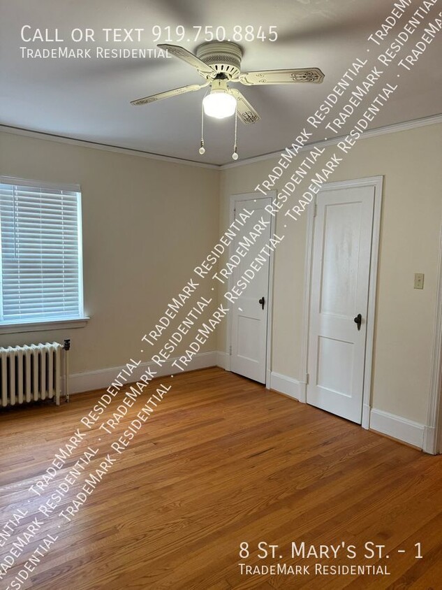 Foto principal - 1 Bedroom 1 Bath Apartment at Corner of St...