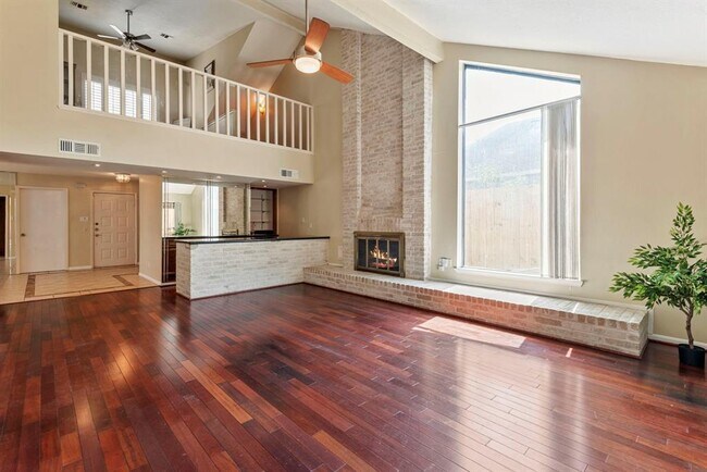 Building Photo - 3218 Freshmeadows Dr