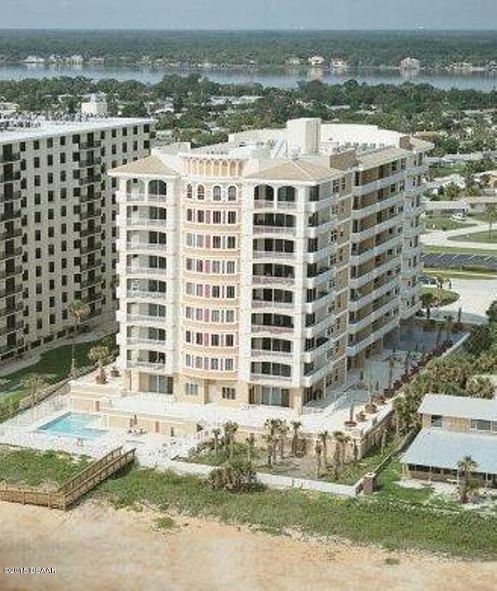 Primary Photo - 1425 Ocean Shore Blvd