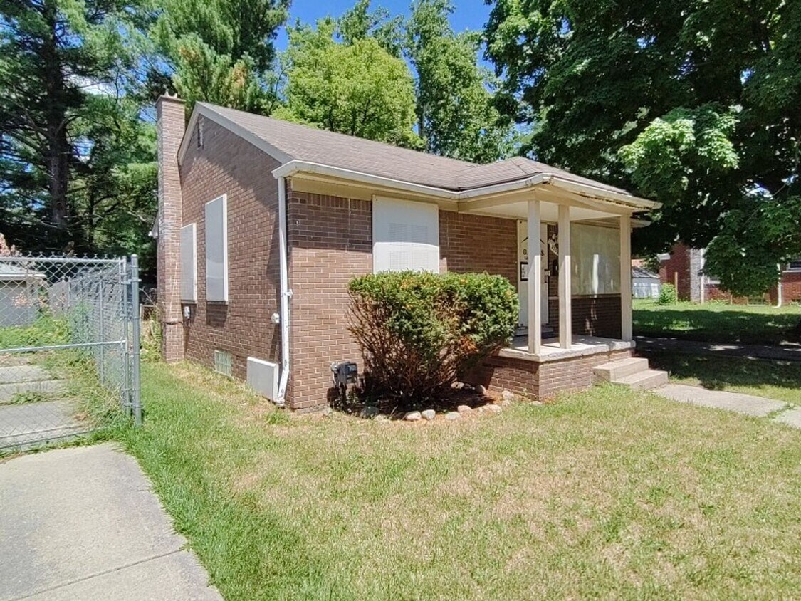 Building Photo - 2 bedroom 1 Bath Brick Ranch - Now Available!