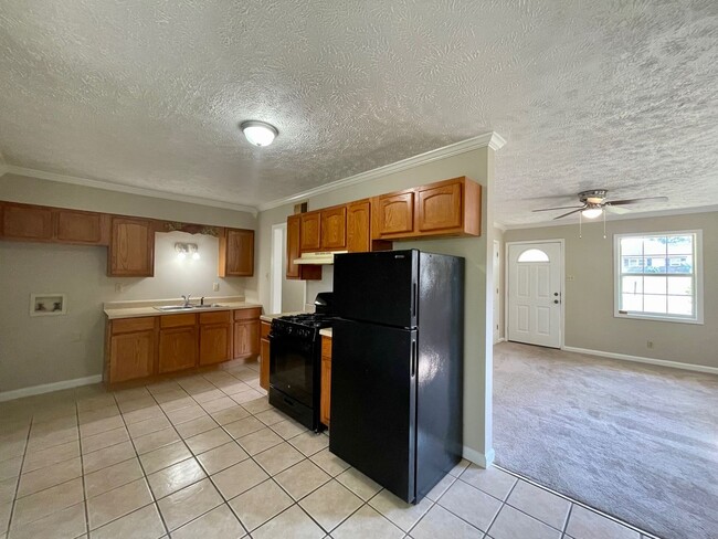 Building Photo - Autumn Bliss Awaits