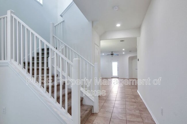 Building Photo - 1029 Clove Hitch Dr