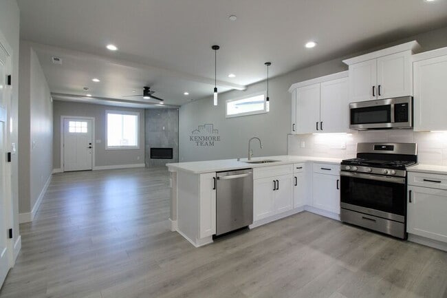 Building Photo - 723 Rio Vista Loop